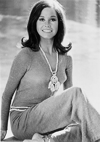 Mary Tyler Moore Reminded Us that Alcoholism Can Hurt Anyone