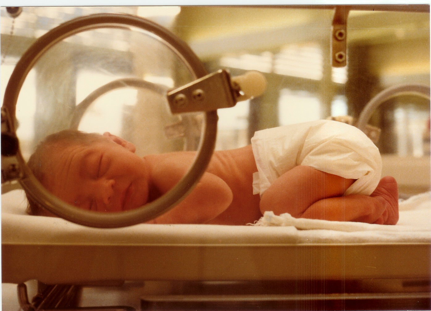 Say Yes to Hugs with Newborns Suffering from NAS
